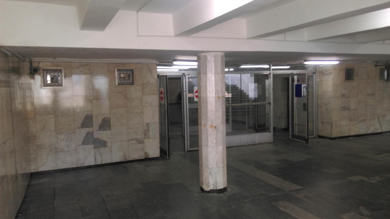 апартаменты-студио Рядом со станцией метро Тбилиси Экстерьер фото